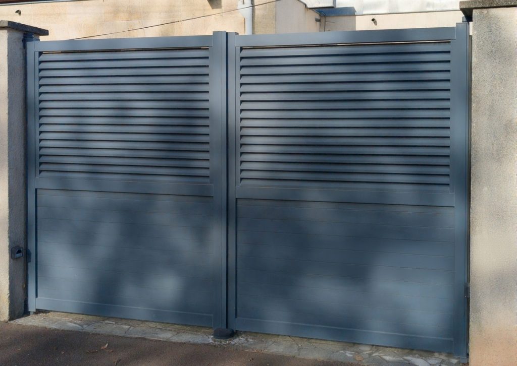 puertas abatibles reparacion